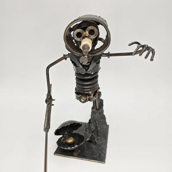 Vintage 1971 K Moore Scrap Metal Diver Sculpture Spear Pearl Signed Art - Picture 15 of 16